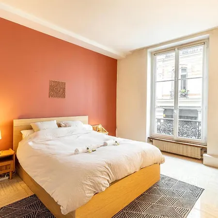 Elegant Pres Des Galeries Lafayette Apartment