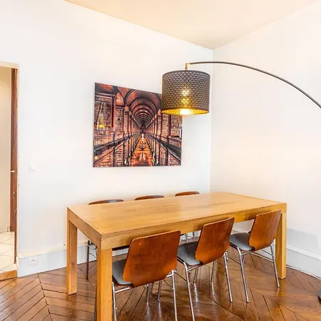 Апартаменты Elegant Pres Des Galeries Lafayette Париж