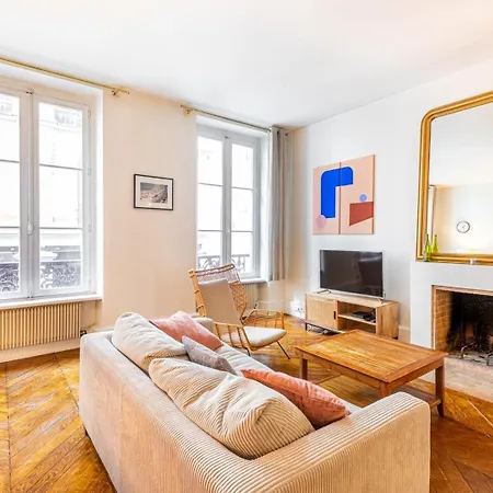 Апартаменты Elegant Pres Des Galeries Lafayette Париж