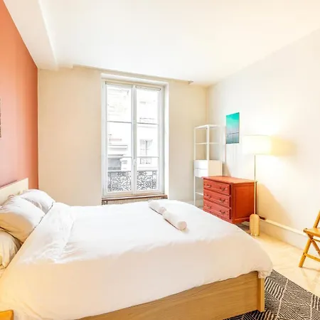 Elegant Pres Des Galeries Lafayette *